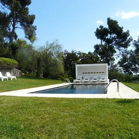 Cala Castell Suites Guest house