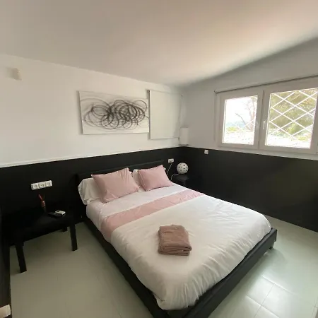 Cala Castell Suites 瓦尔-里奥博热那