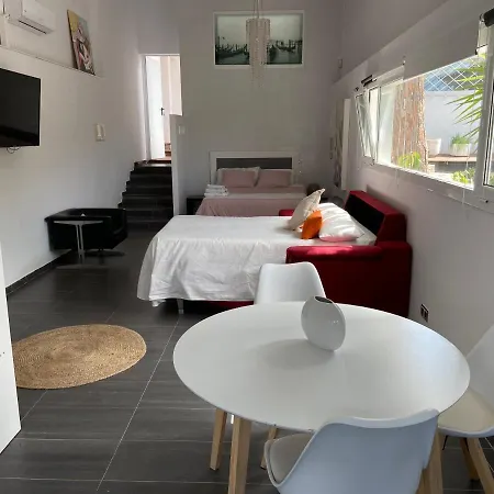 Cala Castell Suites Guest house