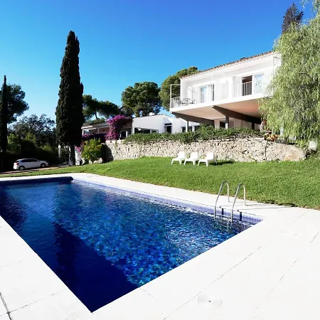 Cala Castell Suites Guest house