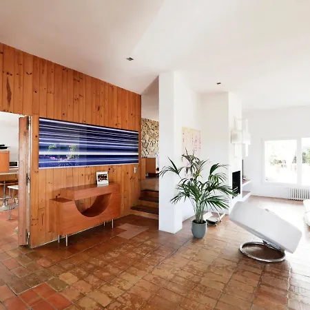 Cala Castell Suites Guest house